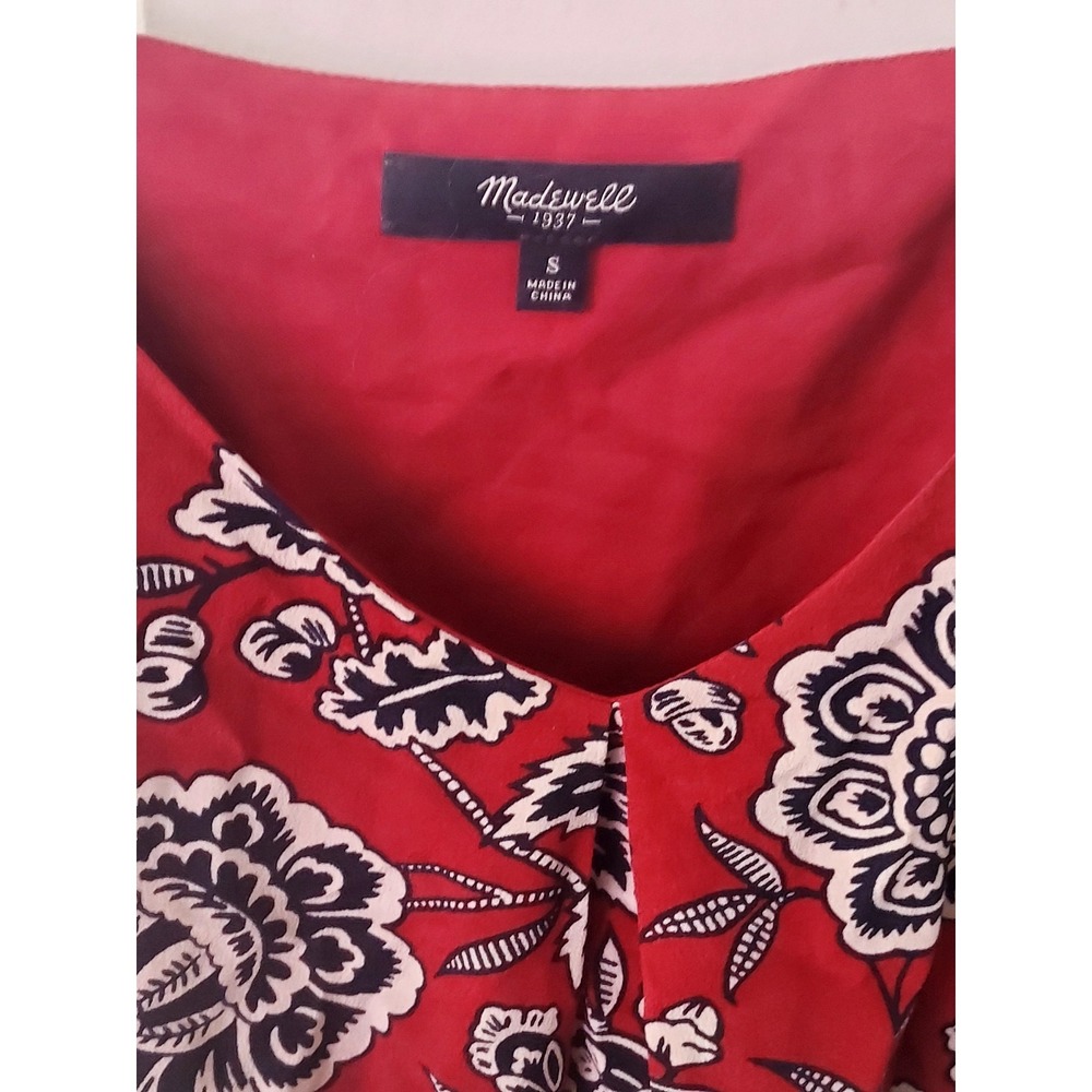 Madewell 100% silk short slip dress in Red with a V-neck Size Small
